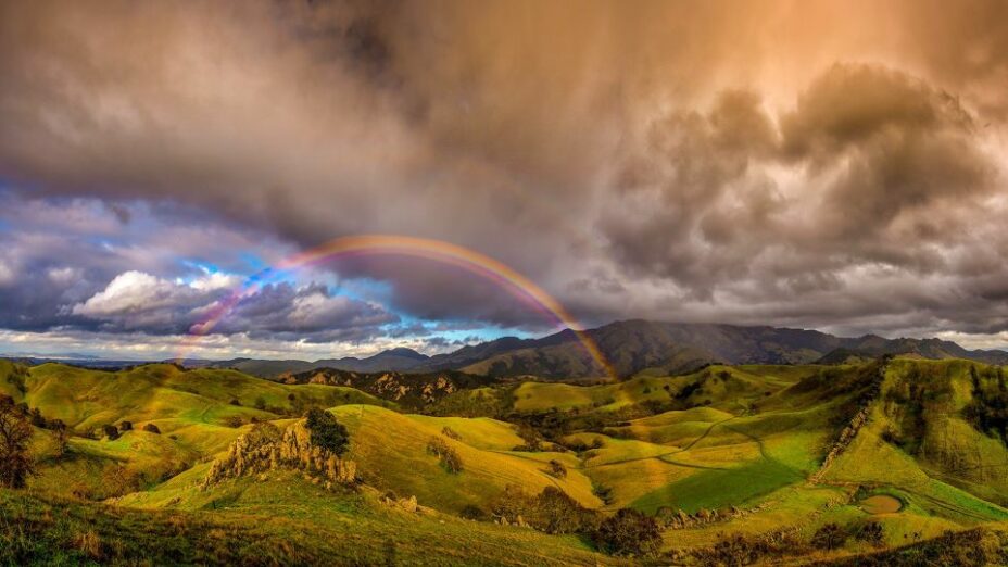 rainbow over china wall