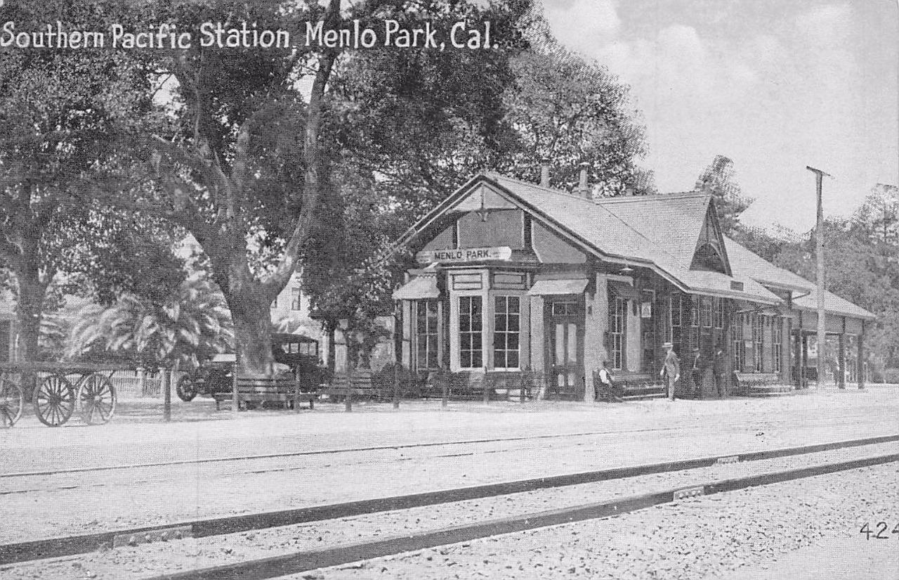 Menlo Park train station in 1918