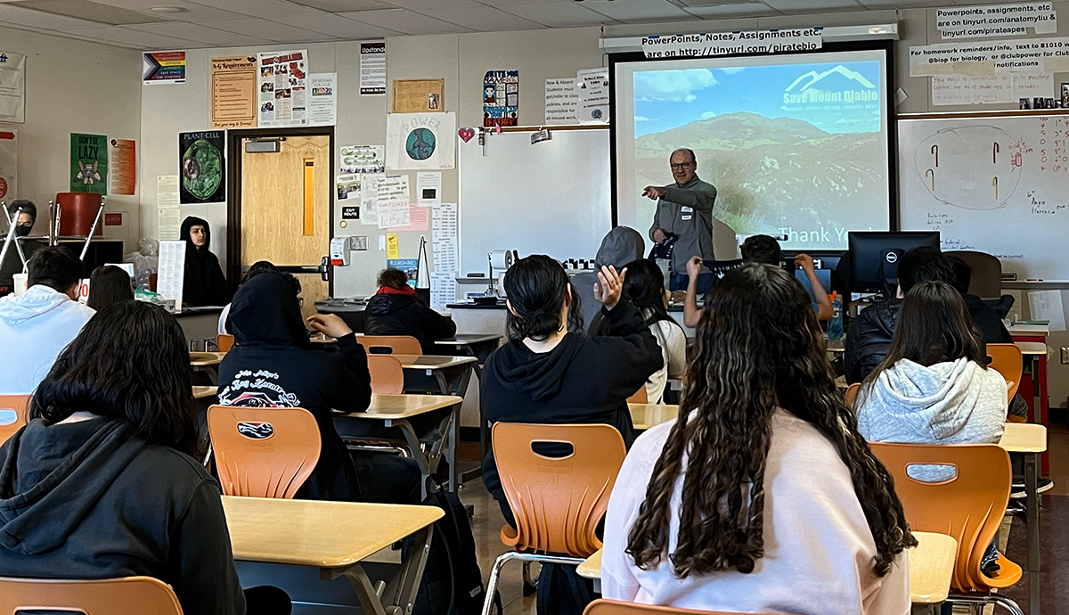 Ted Clement presents to Pittsburg High School biology students during a Conservation Collaboration Agreement program
