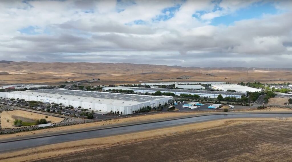 amazon warehouses in tracy