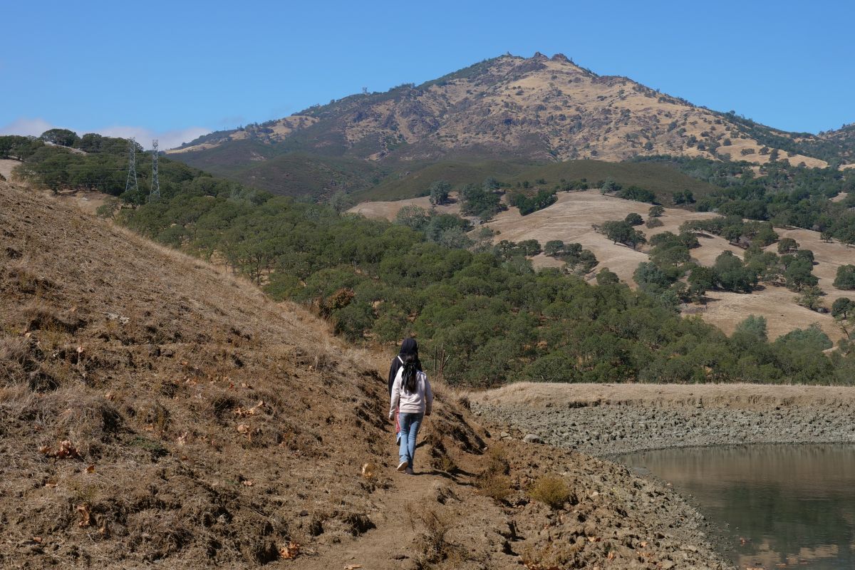 kids outside with Mount Diablo in the backgorund